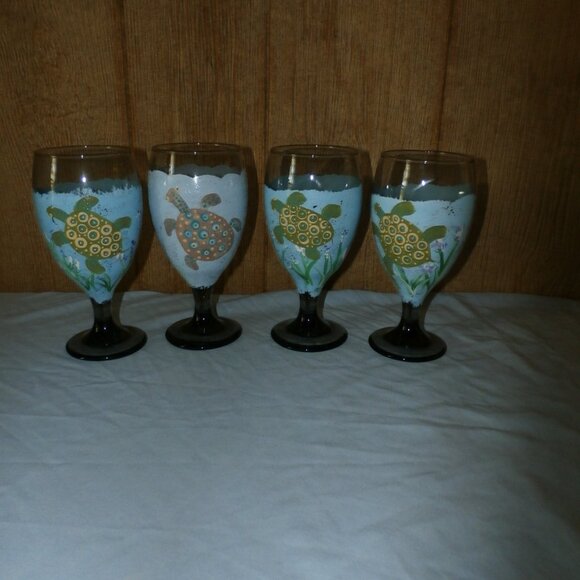 Set of  4  Hand Painted Water Goblet Drinking Glasses  with  Sea Turtles Design - Picture 3 of 13